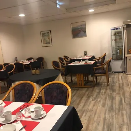 Hotel Hotel&restaurant Le Cardinal 2*